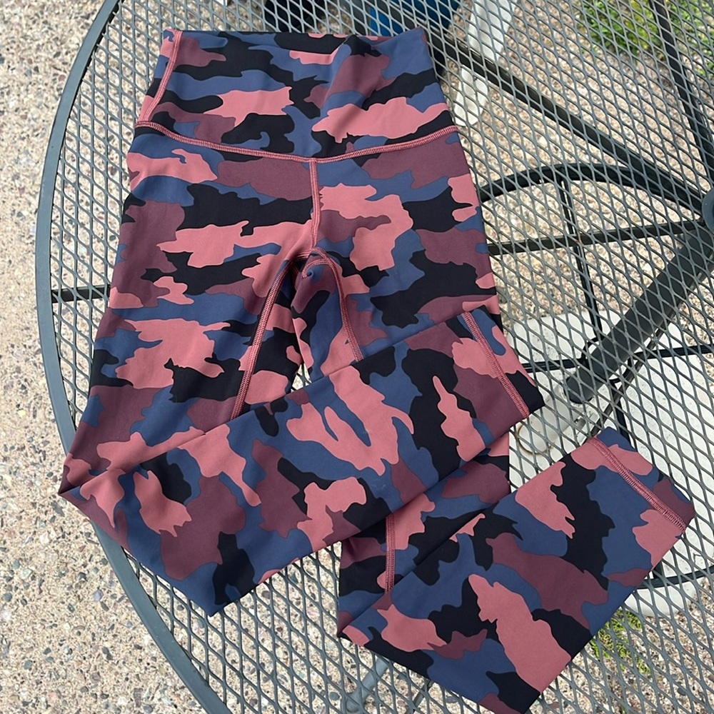Lululemon Leggings Size 2 25inch inseam